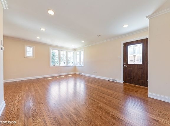 4th image of 1108 S Douglas Ave