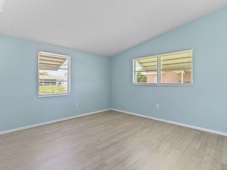 22312 Lasalle Rd — Photo 17