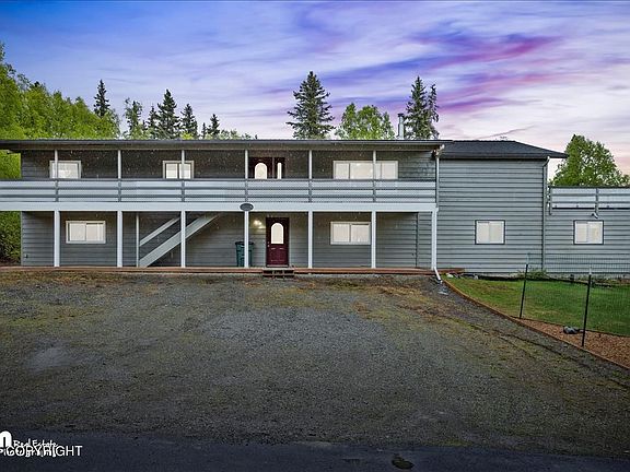 The Moose Times Lodge is comprised of 3 luxury apartment homes, the small 2 bedroom Cozy Caribou and the Big Bear Den on the bottom level, and the Moose Pad Penthouse apartment on the upper level.