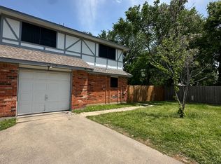 1208 English St, Irving, TX 75061