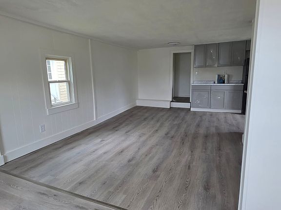 3rd image of 4 Halet Ave #4