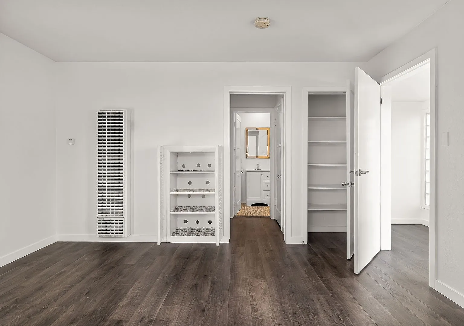 8413 Lilienthal Ave — Photo 3
