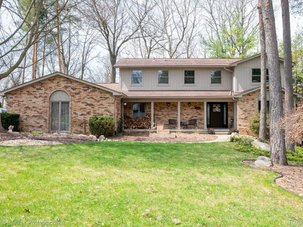 8177 Fawn Valley Dr, Clarkston, MI 48348