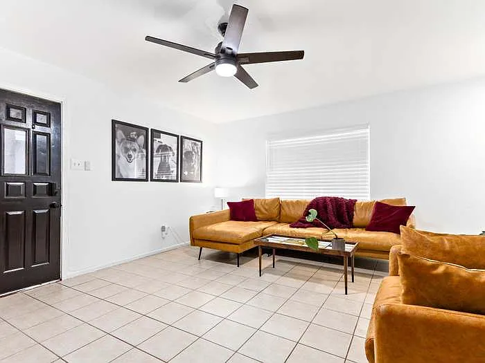 2 bed, 1.5 bath, 1296 sqft, $1,300 — Photo 4