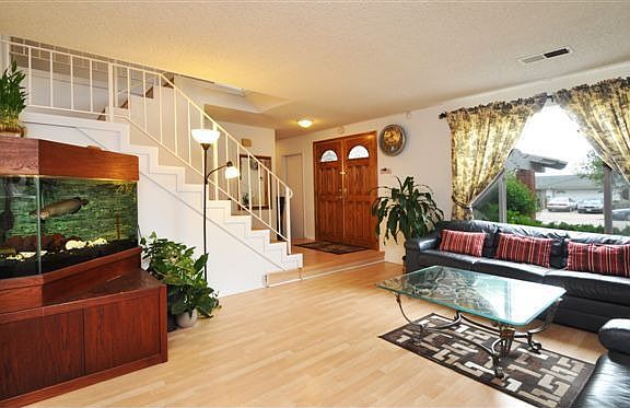 4th image of 23729 Hynford Pl