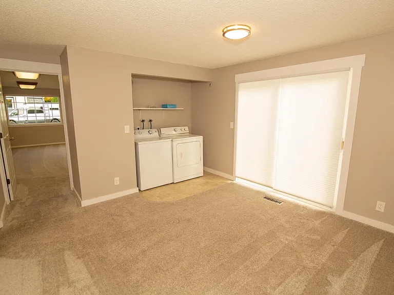 1684 SW Knollbrook Pl — Photo 31