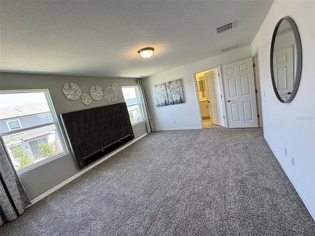 3 bed, 2.5 bath, 1560 sqft, $2,450 — Photo 4