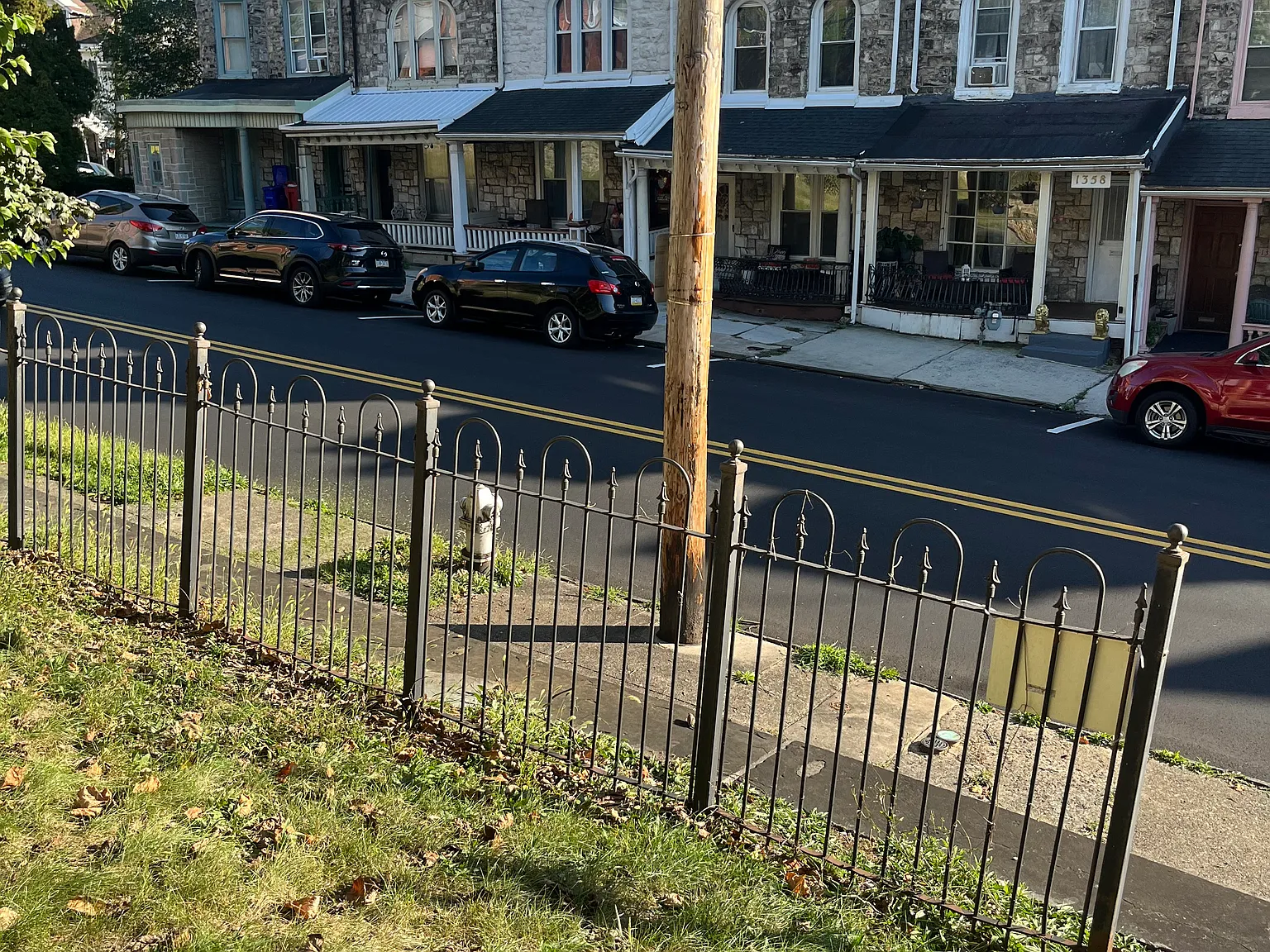 1 bed, 1.5 bath, 650 sqft, $1,050 — Photo 3