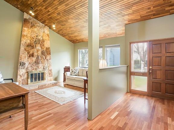4th image of 10139 Lawson Dr