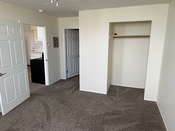 4th image of 220 SW 3rd St #3