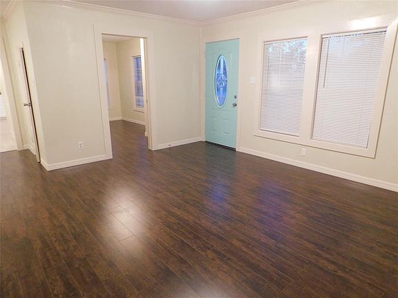 3rd image of 3227 Missouri St