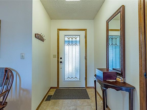 2nd image of 20 Deddington Dr