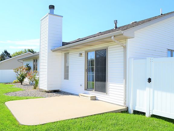 5th image of 684 N Edgemere Dr