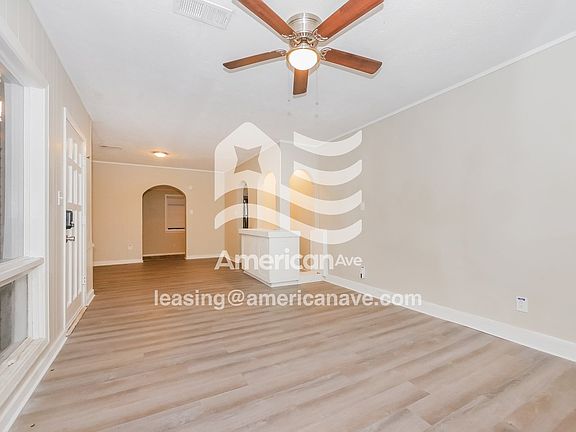 1575204_004_wm_-_living_room_13322250.jpg