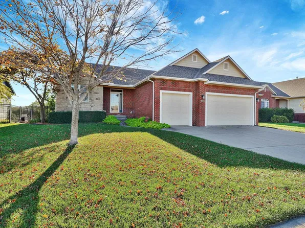 3031 N Triple Creek Dr, Derby, KS 67037