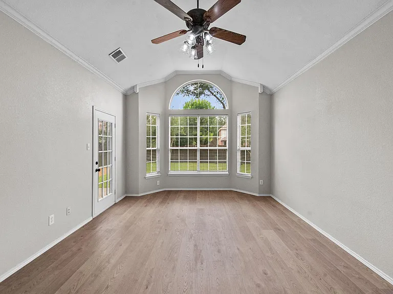 2421 Kittyhawk Dr — Photo 24
