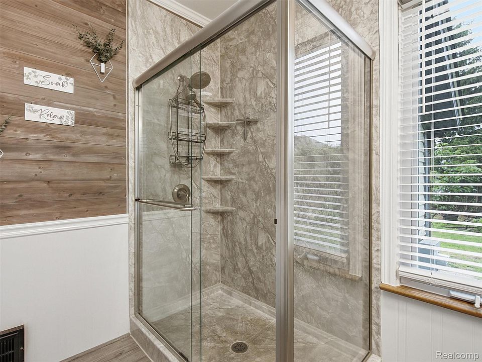 53633 Chesterfield Rd, photo 24