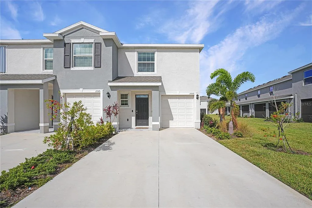 3 bed, 2.5 bath, 1784 sqft, $2,600 — Photo 1