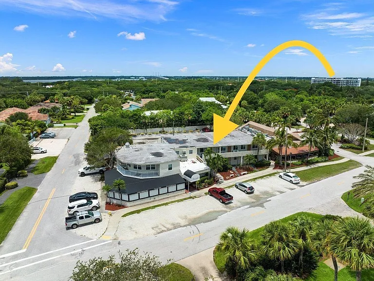 1517 Ocean Dr #10 — Photo 1