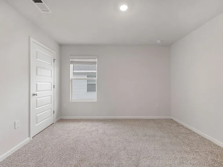 5466 Peach Dr — Photo 9