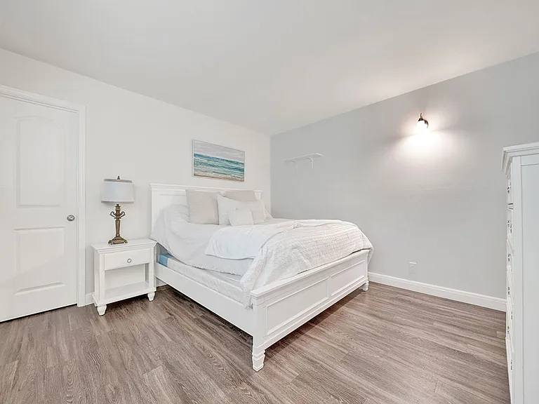 7405 Seashore Dr — Photo 13