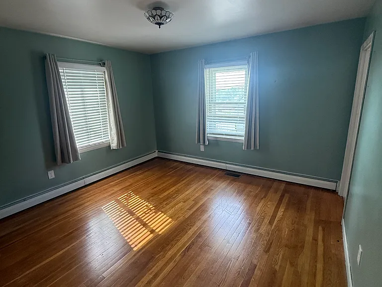 340 Gold St — Photo 5
