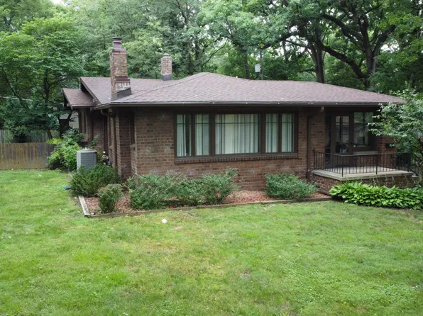 16 SW 42nd St, Des Moines, IA 50312