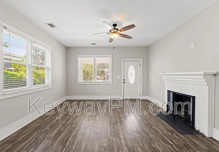 1315 Merry St — Photo 3