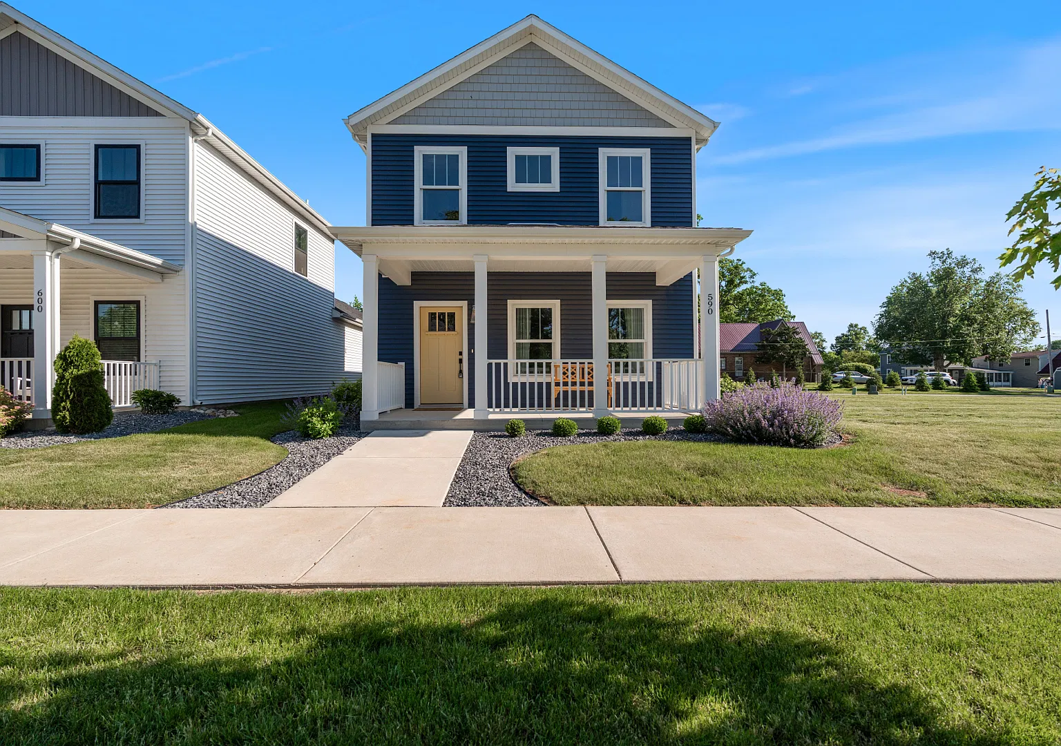 3 bed, 2.5 bath, 1628 sqft, $2,500 — Photo 3