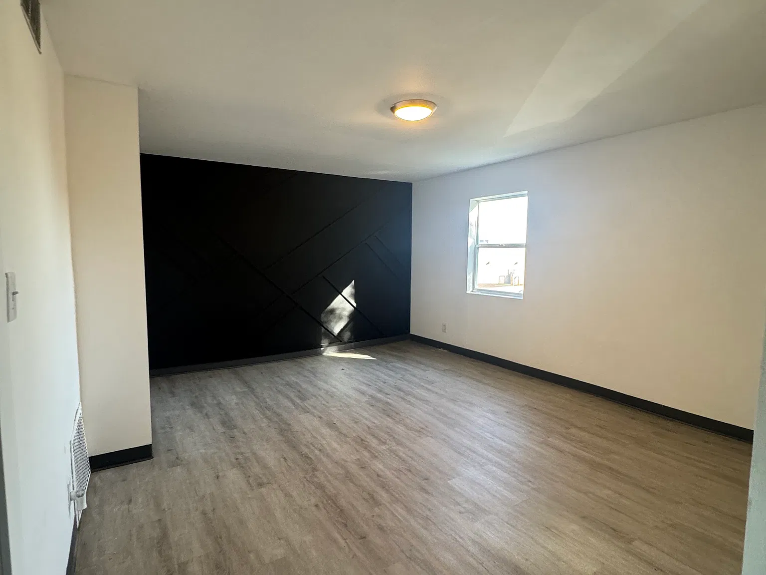 2 bed, 1100 sqft, $1,150 — Photo 3