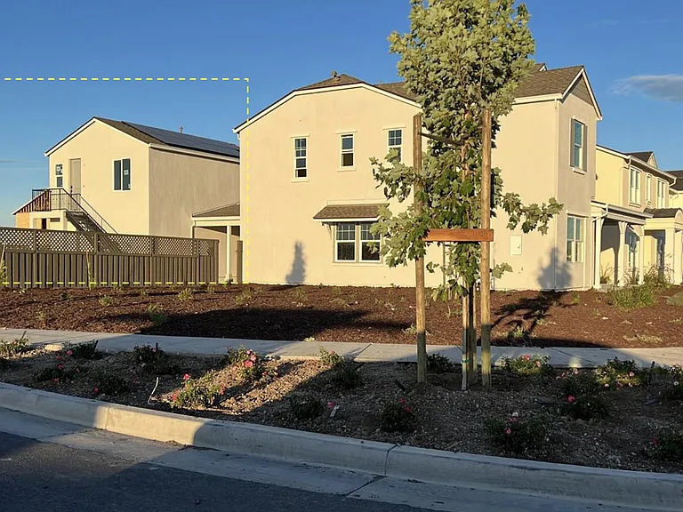 3039 Ellis Town Dr — Photo 2