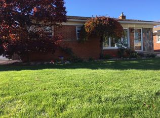 24409 Harmon St, Saint Clair Shores, MI 48080