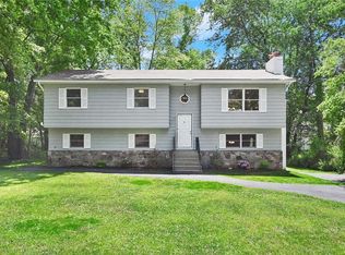 125 Northmore Dr, Yorktown Heights, NY 10598