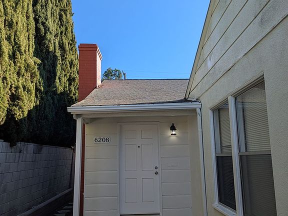 2nd image of 6208 & 6210 S Fairfax Ave #6208