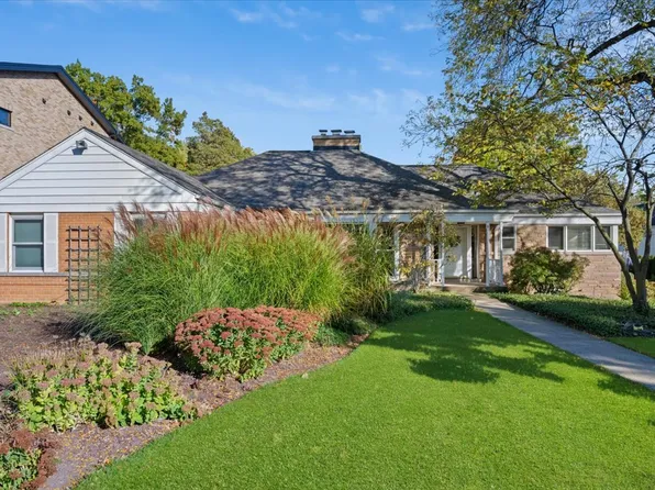 4541 Middaugh Ave, Downers Grove, IL 60515