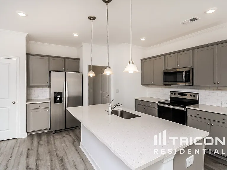 Tricon East Ridge — Photo 53