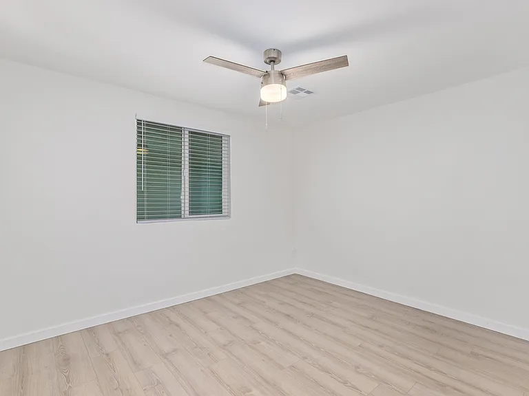 312 E Kinderman Dr #5 — Photo 15