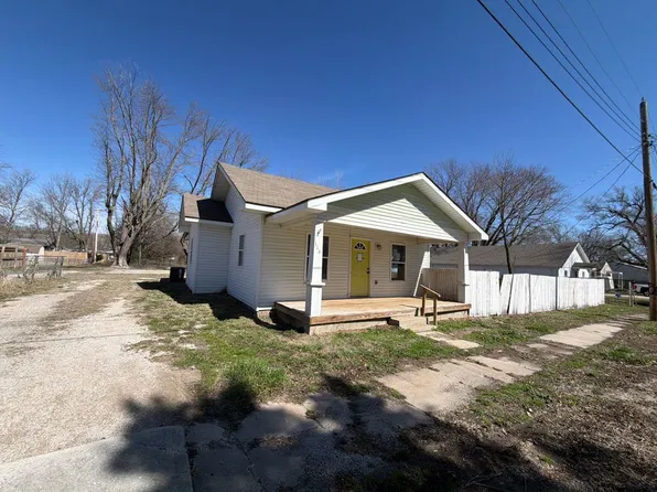 114 W 2nd St, Garden City, MO 64747