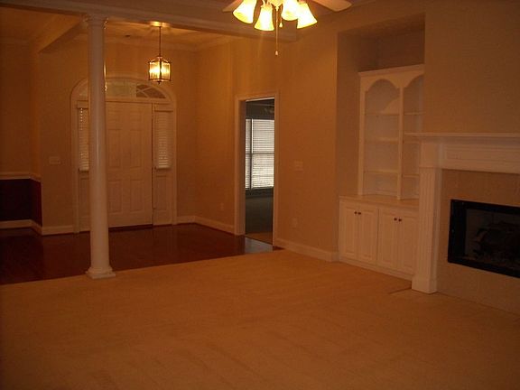 Great Rm to Foyer