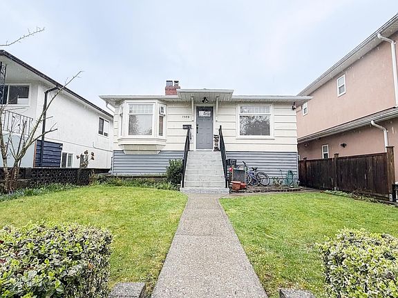 3rd image of 1939 E 39th Ave