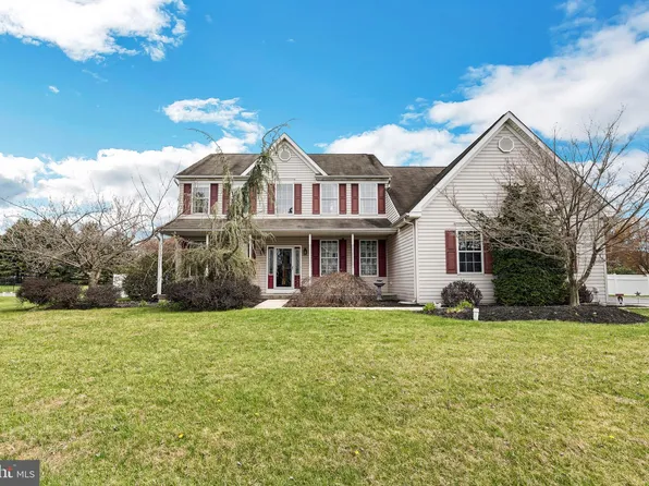 1010 Andrews Ln, Pennsburg, PA 18073