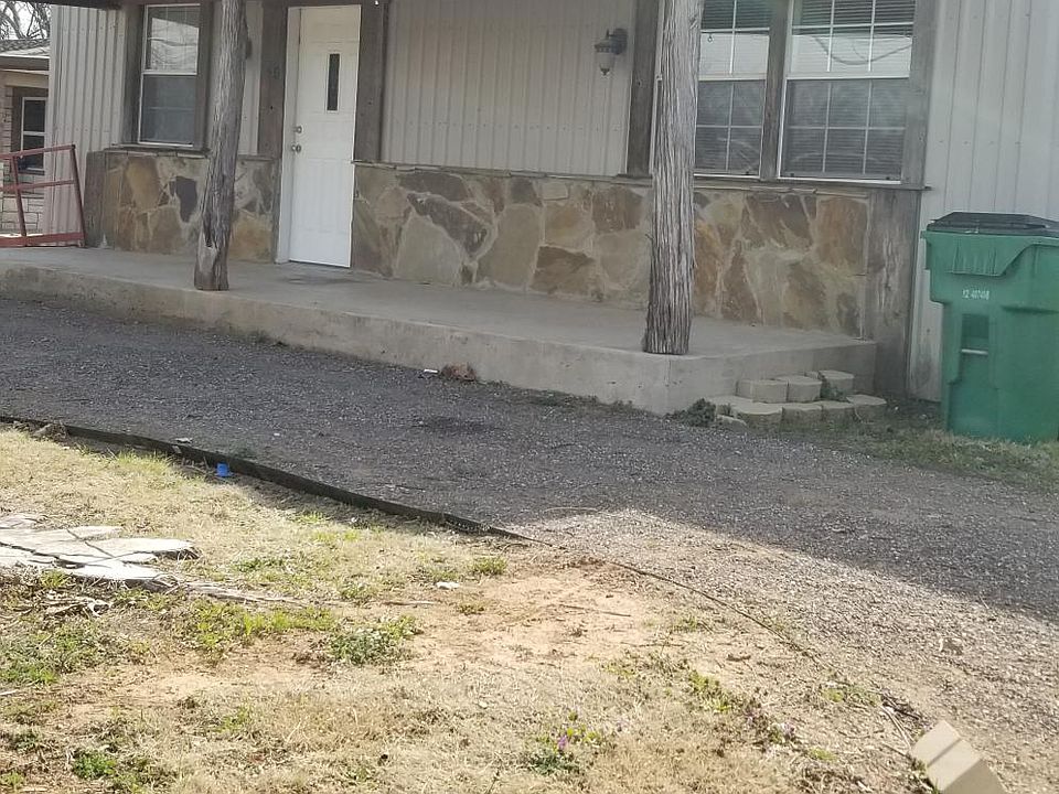 1st image of 720 E College St