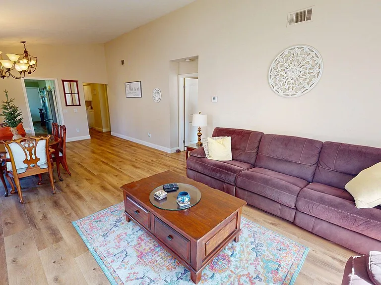 14640 Marymount St — Photo 5