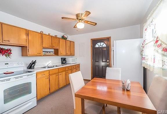 5th image of 2211 Cardinal Ave