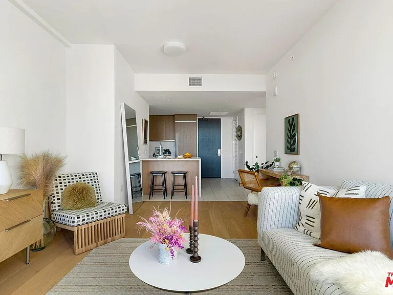 889 Francisco St #1702 — Photo 1