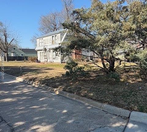 4th image of 1212 E 28th St