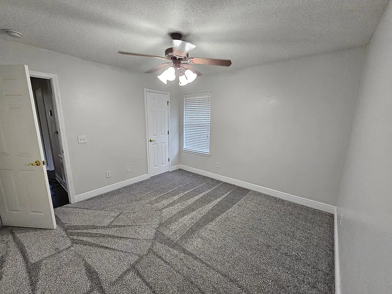 2202 Hagood Loop — Photo 10