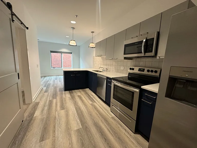 512 Flat Shoals Ave SE — Photo 3