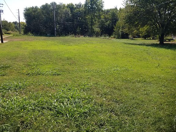 3rd image of 602 W Highway 32