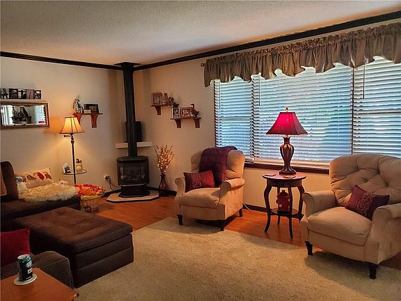 3rd image of 5461 Highland Dr